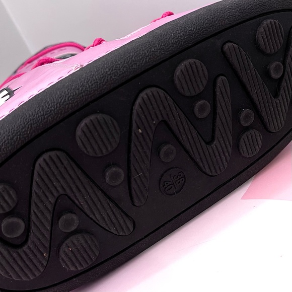 SOLD Hello Kitty Moon Boots - Picture 5 of 5